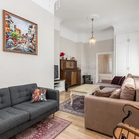 Appartement Elegant In Historical Centre & Free Locked Parking Riga