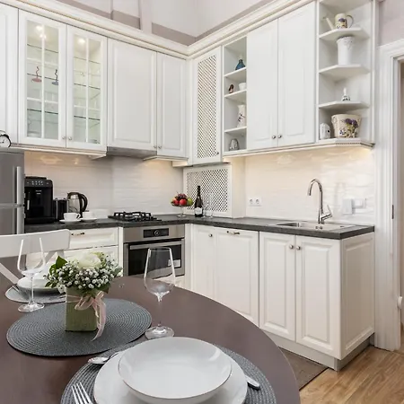 Apartman Elegant In Historical Centre & Free Locked Parking