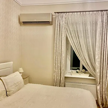 Elegant In Historical Centre & Free Locked Parking Appartement